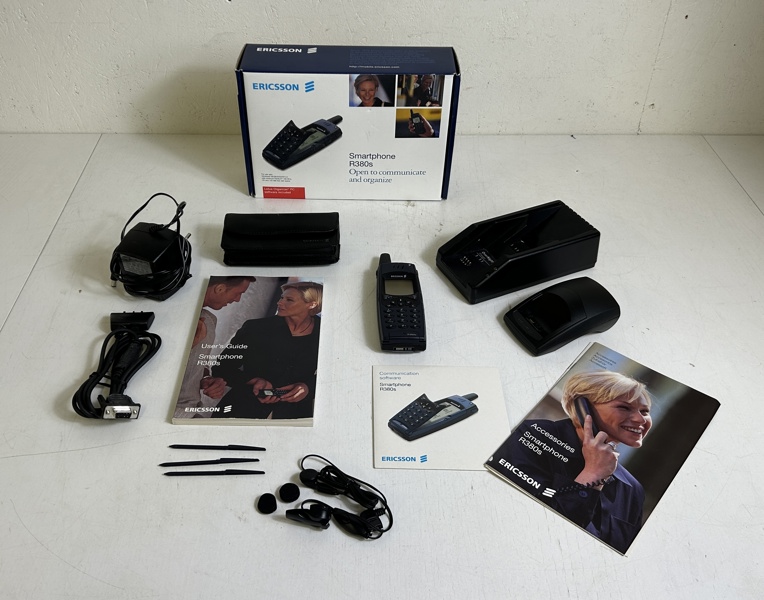 Ericsson Smartphone R380s med tillbehör