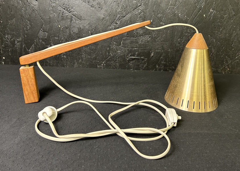 Vägglampa teakarm, 1960- tal