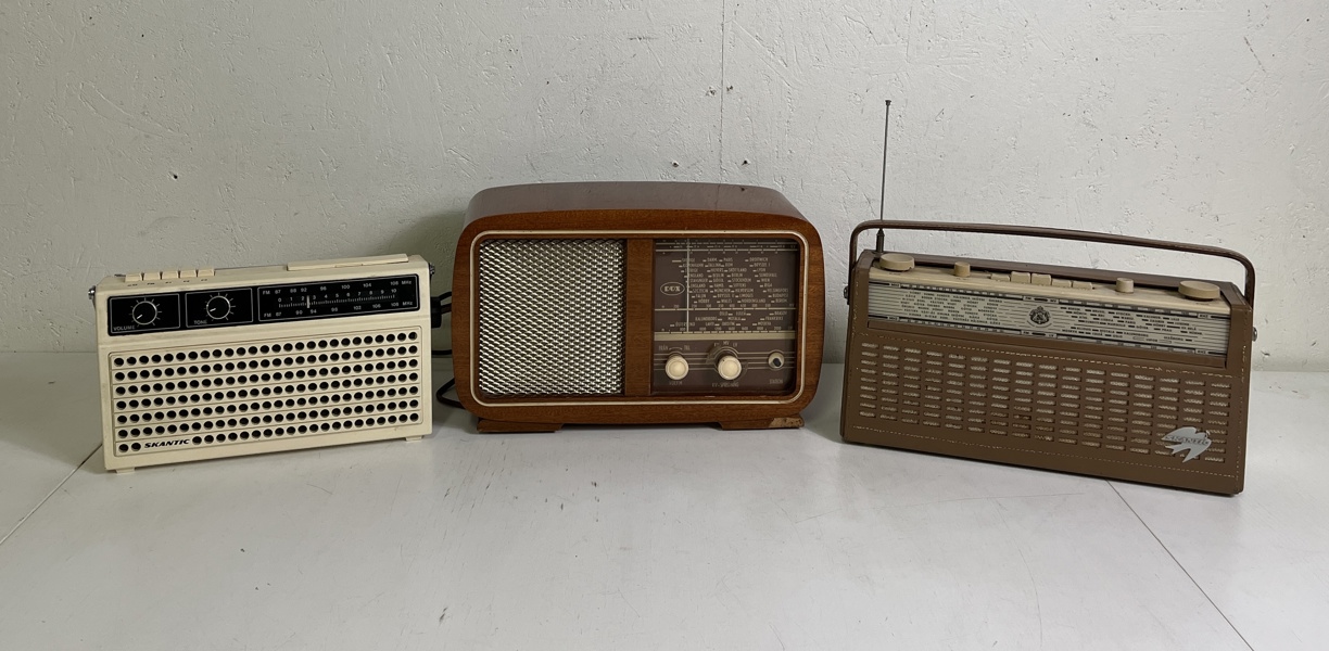Retro radio apparater bla skantic och dux