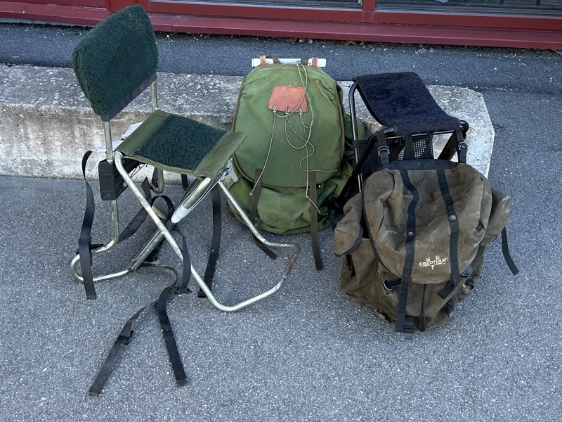 Jaktstol och jaktryggsäckar