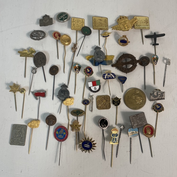 Parti pins och märken 