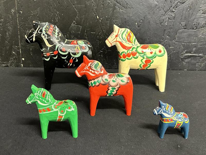 Dalahästar, högsta höjd 18 cm