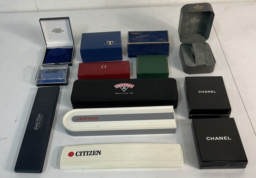 Klockboxar bl a Omega