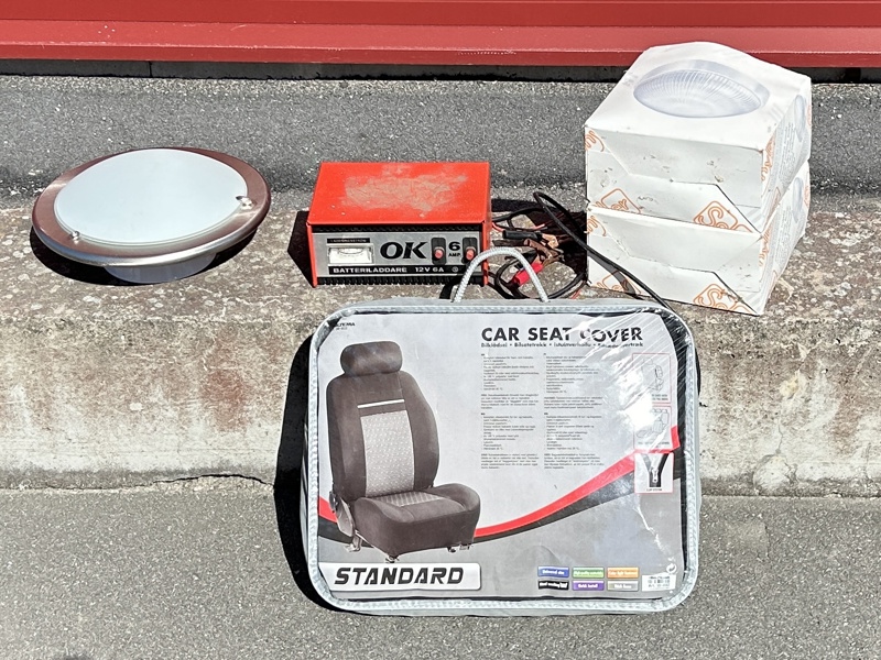 Bilklädsel, bilbatteri och takplafonder 