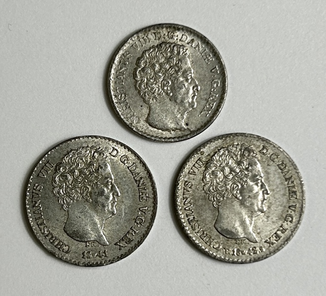 Danmark 2st 4 Rigsbanks Skilling 1842,1841, 1st 3 Rigsbanks Skilling 1842 Silver