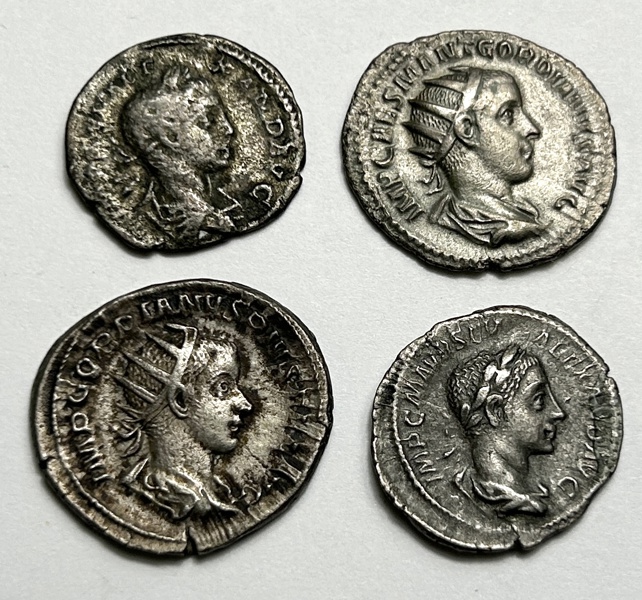 Rom 4st Denar Silver ca 1800-2000 år Gamla