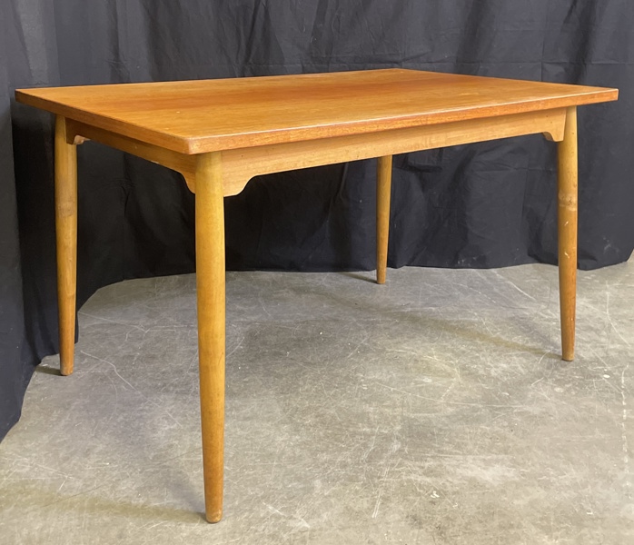 Matbord i teak