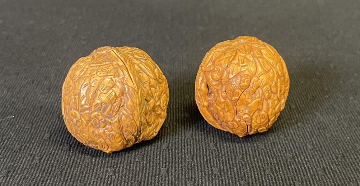 Kina, Carved Walnuts 