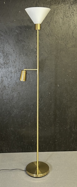 Golvlampa mässingsstomme 