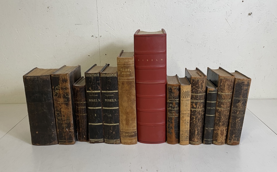 Äldre Biblar Psalmböcker och Fågelbok m.m.