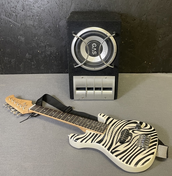 Barn Elgitarr och högtalare 