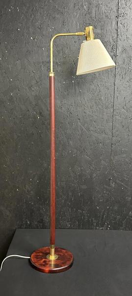 Golvlampa höjd 142 cm
