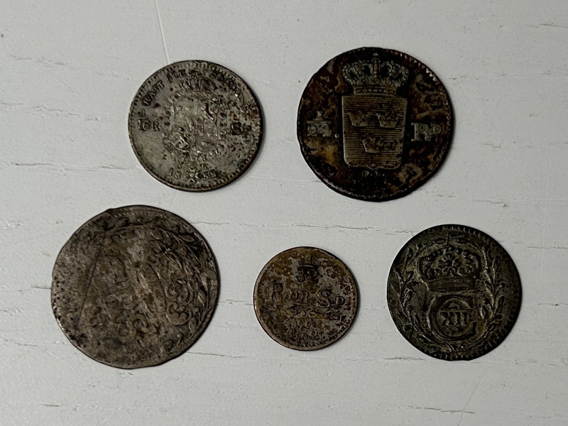 Silvermynt Sverige, 5 st 16-1800 tal, 1 öre 1710 Karl X II