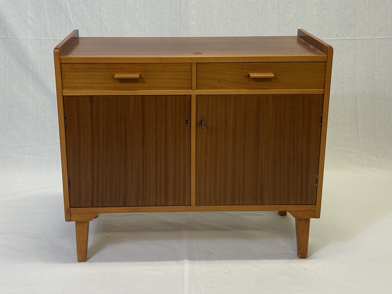 Mindre skåp, teak, 1960-tal.