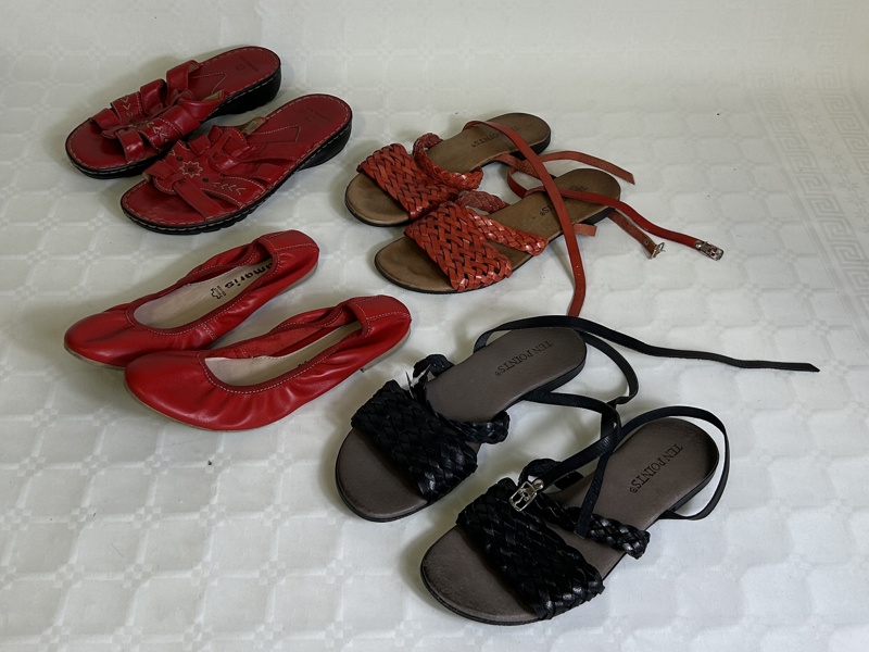 Sandaler, 3 par, samt ballerinaskor.