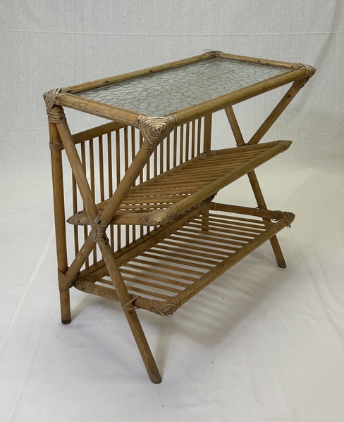 Sidobord, rotting/bambu med glasskiva, 1950-tal.