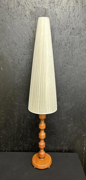 Golvlampa teak, Möllers Armaturfabrik Eskilstuna, höjd 138 cm