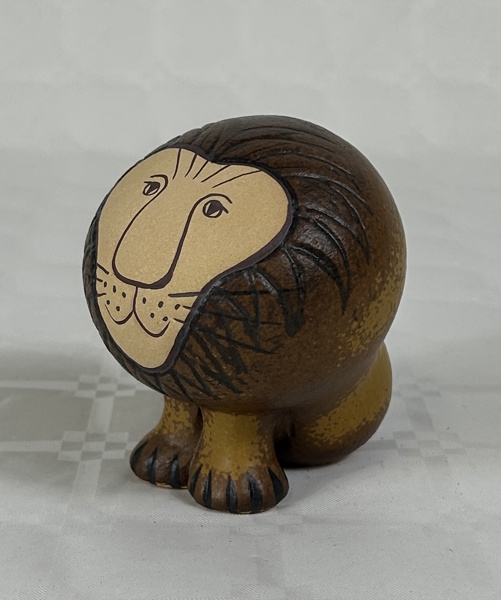 Lisa Larson. Figurin, "Lejon" ur serien "Afrika", signerad.