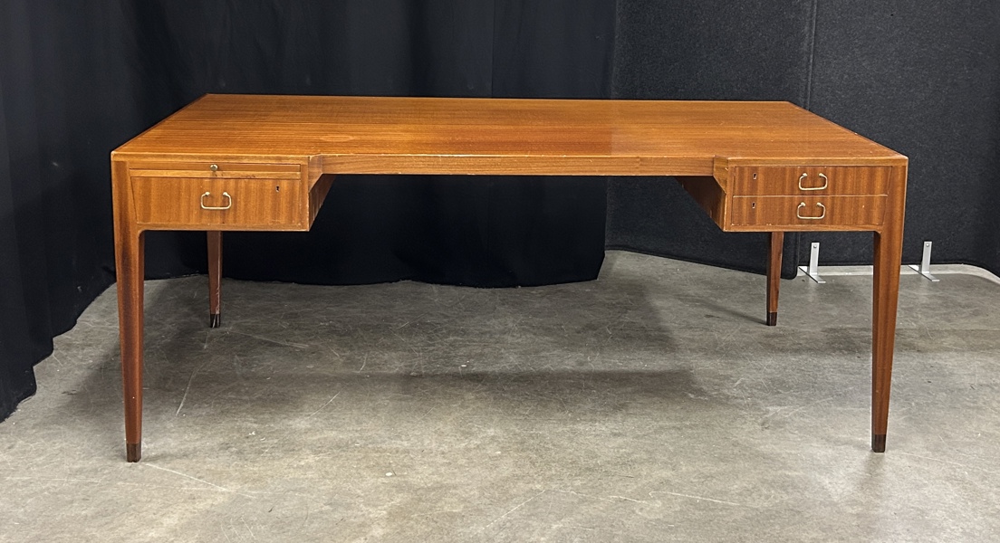 Skrivbord. "Continental" Järnforsens möbler 1950/60-tal.