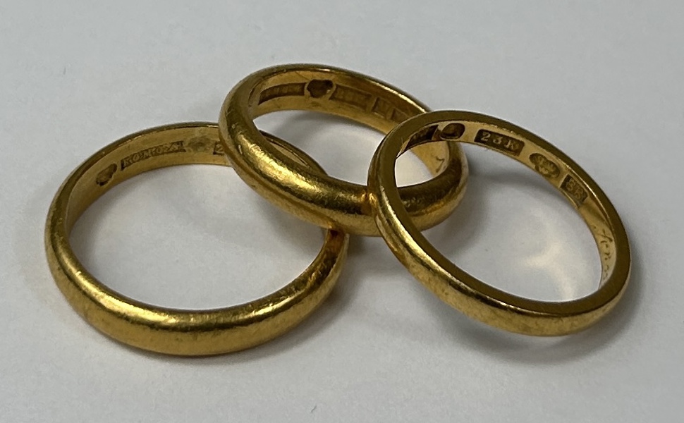 Ringar, 3 st, 23k guld.