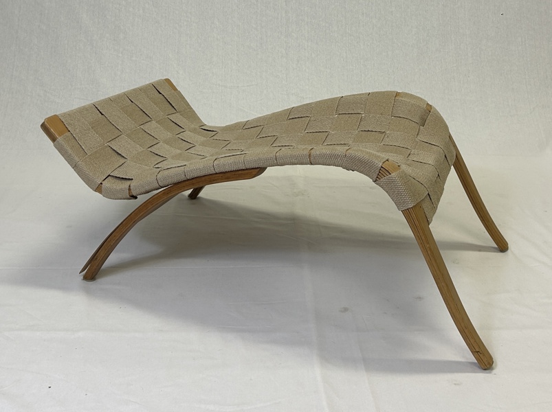 Bruno Mathsson. Fotpall, "Pernilla", Firma Karl Mathsson, Värnamo.