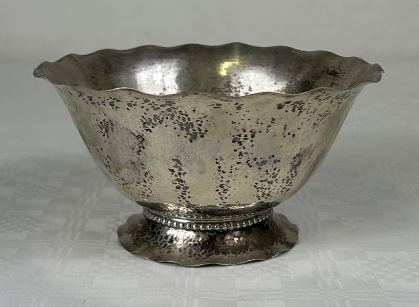 Silverskål, C.G. Hallberg, daterad 1925.